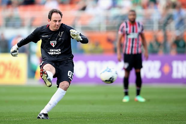 Yes, you're seeing this right, Rogerio Ceni was a goalkeeper.