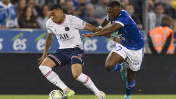 Strasbourg tient en échec le Paris Saint-Germain grâce à un but de Caci dans les dernières minutes (3-3)