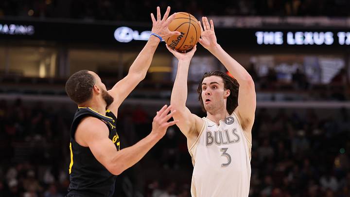 Golden State Warriors v Chicago Bulls