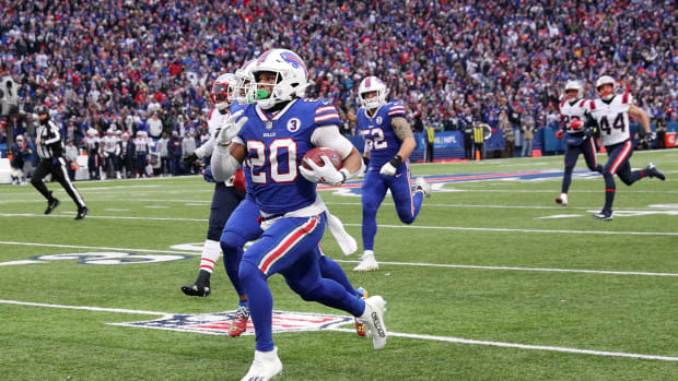 The Bills' Nyheim Hines returns this kickoff 101 yards for a touchdown against the Patriots. 