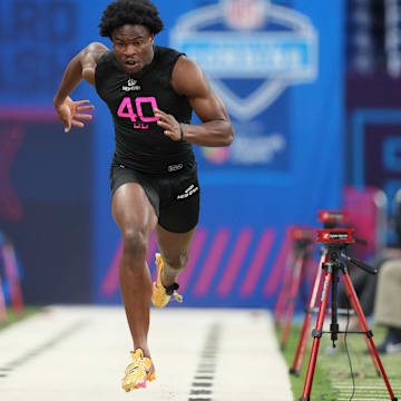 Feb 28, 2025; Indianapolis, IN, USA; South Carolina defensive back Nick Emmanwori (DB40) runs in the 40 yard dash during the 2025 NFL Combine at Lucas Oil Stadium. 