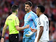 Courtois et Militao - Real Madrid, avec Mr Busquets Ferrer