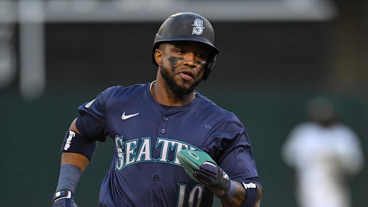  Seattle Mariners outfielder Victor Robles (10) runs the bases against the Oakland Athletics in the second inning at Oakland-Alameda County Coliseum on Sept 4.