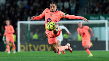 Raphinha está fora do duelo decisivo entre Barcelona e Atlético de Madrid pela Copa do Rei Raphinha está fora do duelo decisivo entre Barcelona e Atlético de Madrid pela Copa do Rei