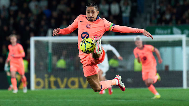 Raphinha está fora do duelo decisivo entre Barcelona e Atlético de Madrid pela Copa do Rei