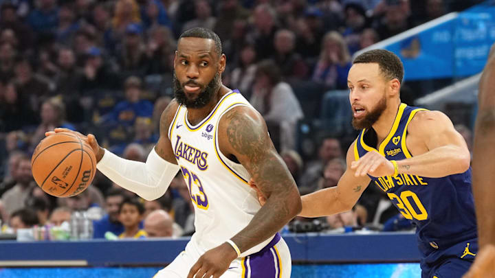 LeBron James' Shot Over Steph Curry In Lakers-Warriors Game Leaves NBA Fans  Buzzing