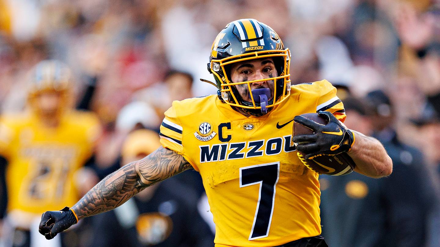 2024 Atlanta Falcons Potential Draft Pick Profile: RB Cody Schrader - Vimarsana News