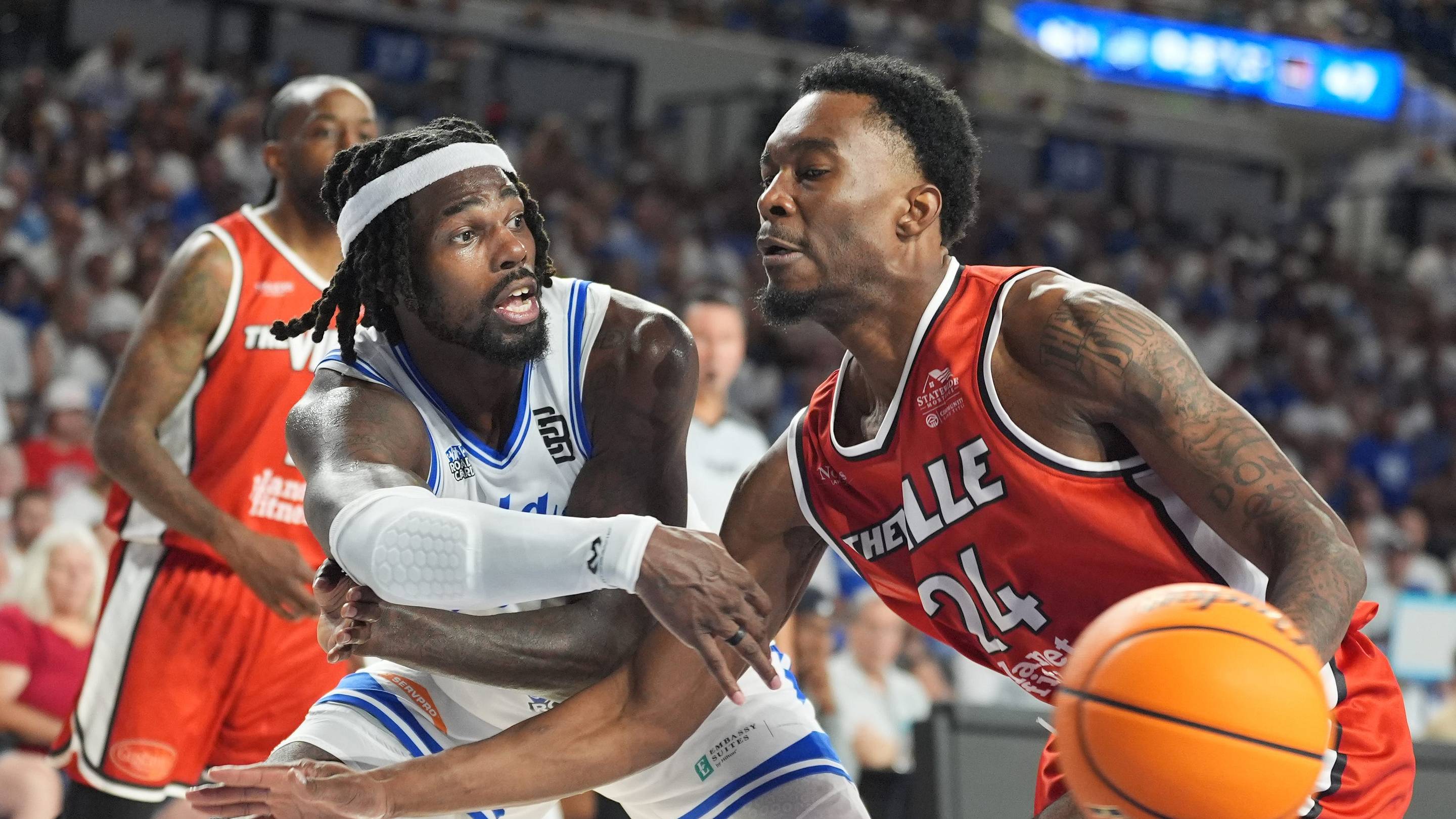 Harrell, The Ville Blow Out La Familia in Game Two