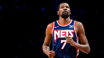 Durant llevó a su equipo a 15 victorias en el mes de noviembre
