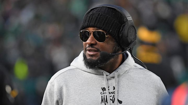 Pittsburgh Steelers coach Mike Tomlin stands on the sidelines during a game. Pittsburgh Steelers coach Mike Tomlin stands on the sidelines during a game.