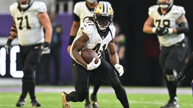 New Orleans Saints running back Alvin Kamara (41) in action against the Minnesota Vikings 