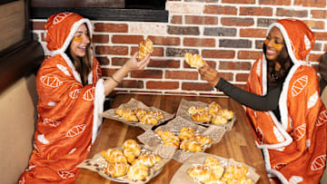Cheddar's Croissant Comfort Kit celebrates its honey croissants