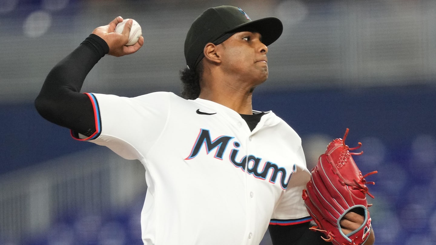 Braves Acquire Reliever Stratton, Trade Minor Leaguer Dumitru