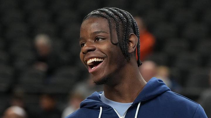 North Carolina Tar Heels forward Caleb Wilson (8) 
