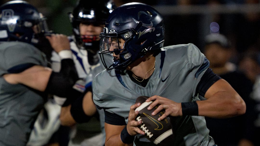 Del Valle’s Jake Fette (1) looks to pass the ball during a game against Franklin on Friday, Sept. 5, 2025, at Del Valle High School in El Paso, Texas.