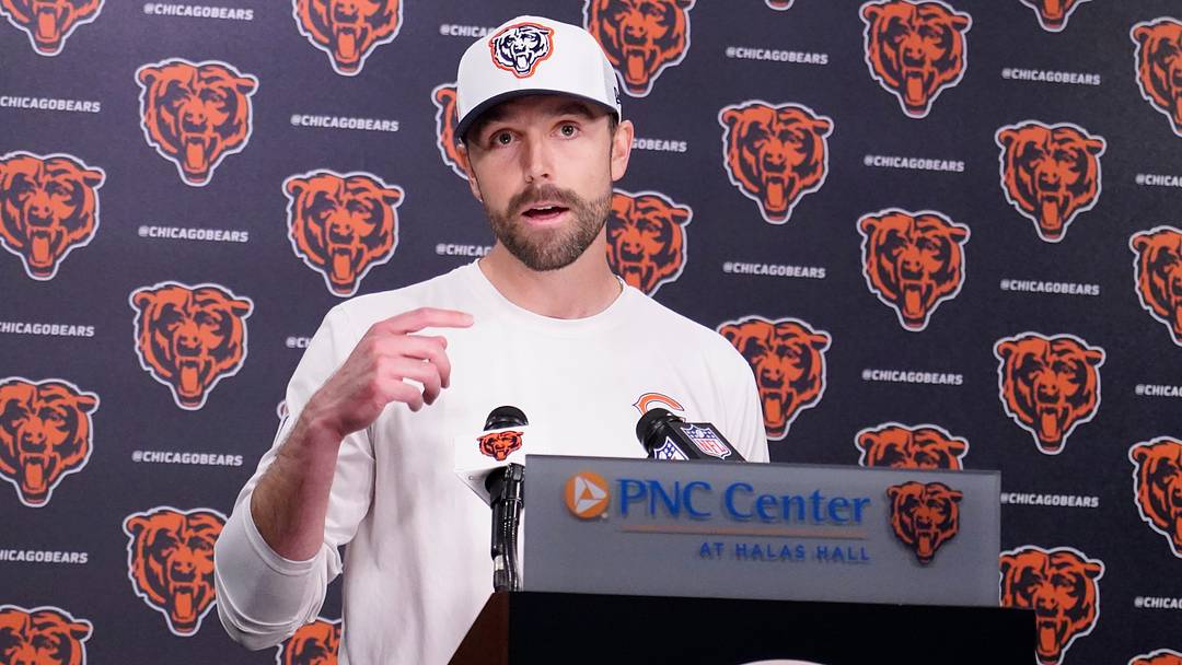May 10, 2025; Lake Forest, IL, USA; Chicago Bears offensive coordinator Declan Doyle answers questions after rookie minicamp at Halas Hall. Mandatory Credit: David Banks-Imagn Images May 10, 2025; Lake Forest, IL, USA; Chicago Bears offensive coordinator Declan Doyle answers questions after rookie minicamp at Halas Hall. Mandatory Credit: David Banks-Imagn Images