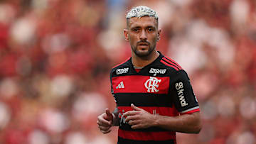 Arrascaeta só volta a defender o Flamengo em 2025