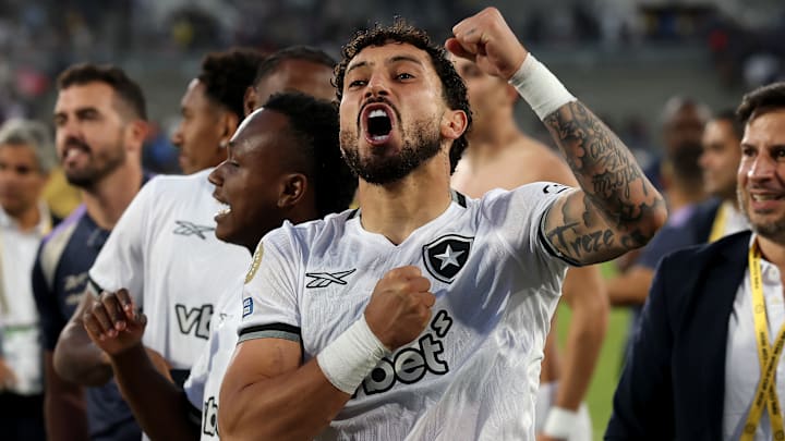 Alex Telles foi titular em todos os jogos do Botafogo no Mundial Alex Telles foi titular em todos os jogos do Botafogo no Mundial