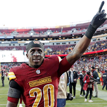 Quan Martin celebrates after the Washington Commanders beat the Philadelphia Eagles.
