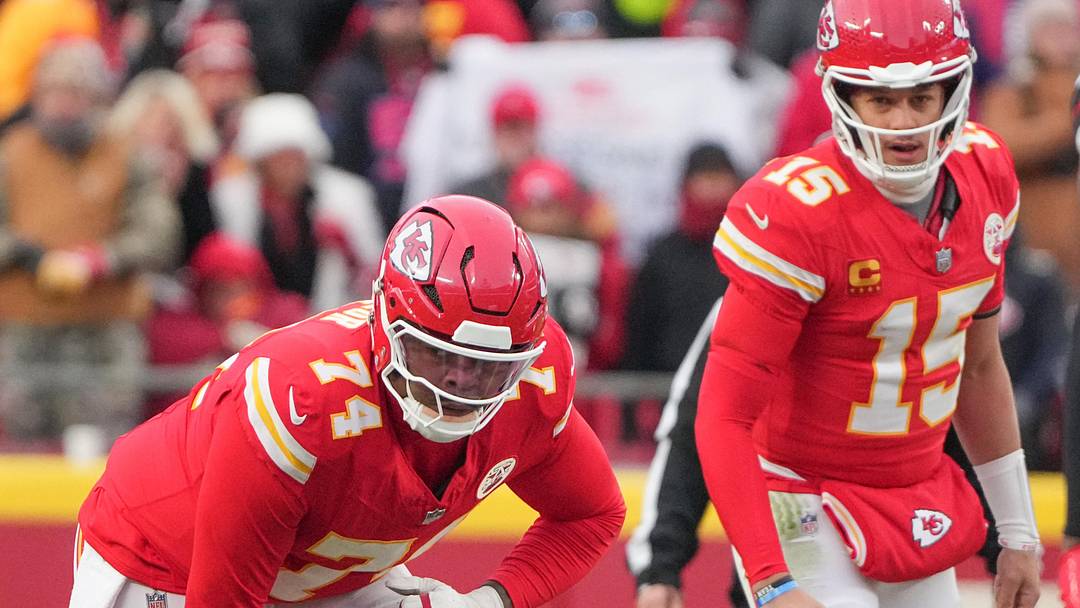 Jan 18, 2025; Kansas City, Missouri, USA; Kansas City Chiefs offensive tackle Jawaan Taylor (74) at the line of scrimmage against the Houston Texans during the first half of a 2025 AFC divisional round game at GEHA Field at Arrowhead Stadium. Mandatory Credit: Denny Medley-Imagn Images