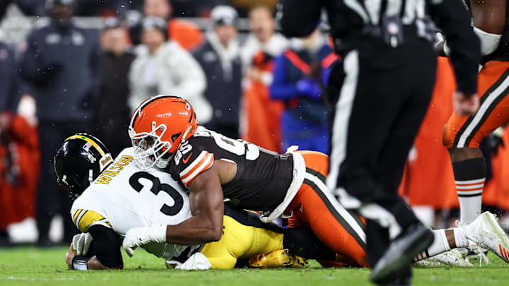 Myles Garrett sacks Russell Wilson: Pittsburgh Steelers v Cleveland Browns