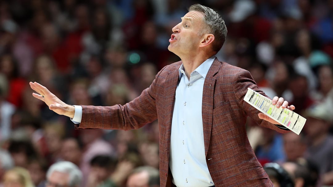 Alabama Crimson Tide head coach Nate Oats