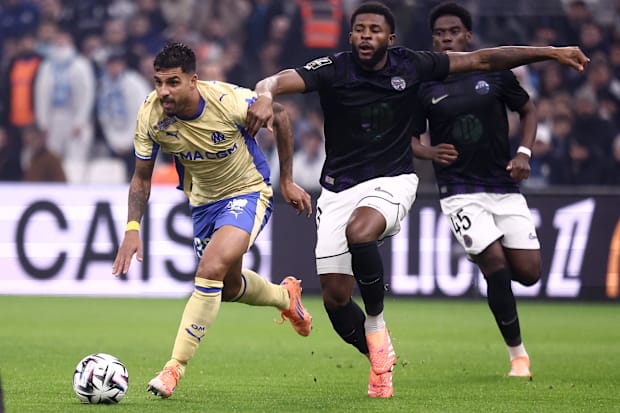 มาร์ค แม็คเคนซี่ ไล่ตาม เอเมอร์สัน ปาลมิเอรี่