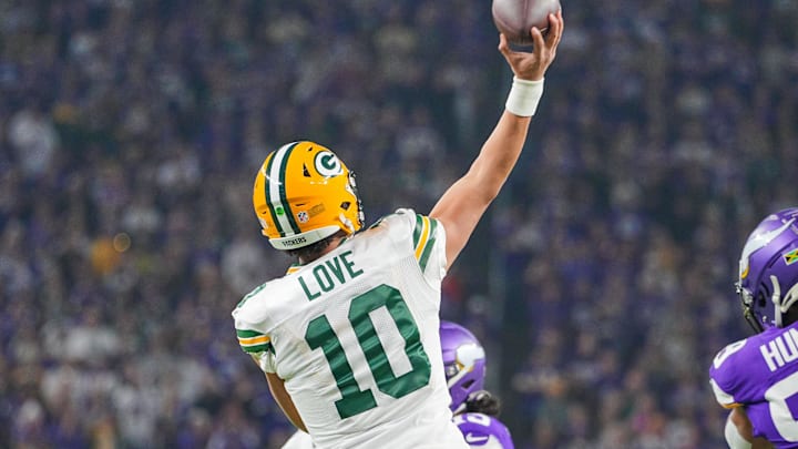 Green Bay Packers quarterback Jordan Love (10) passes against the Minnesota Vikings at U.S. Bank Stadium last year.