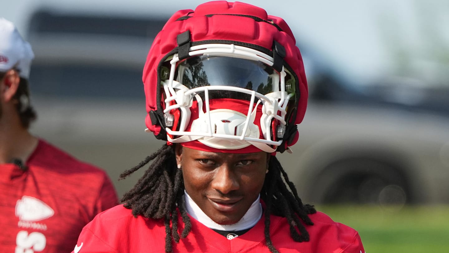 'Hollywood' Brown News Just Gets Better and Better for Chiefs