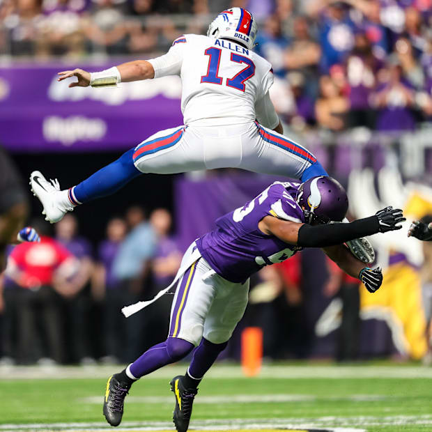 Josh Allen hurdles Anthony Barr