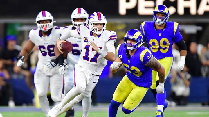 Buffalo Bills quarterback Josh Allen (17)