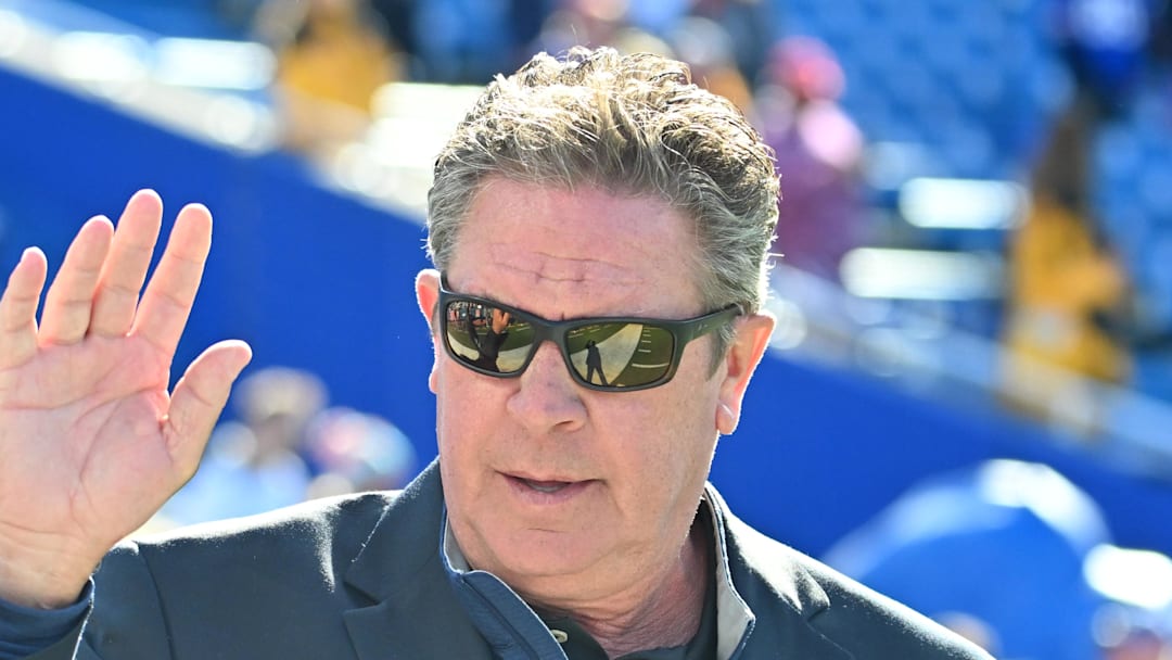 Former Miami Dolphins quarterback Dan Marino