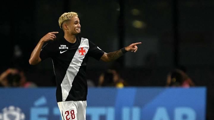 Adson fez gol e deu duas assistências contra o Olimpia