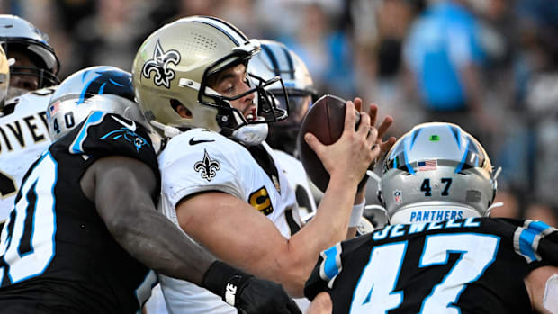 Saints QB Derek Carr is sacked