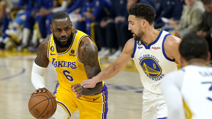 LeBron James vio cómo sus Lakers no adquirieron a Klay Thompson entre otras figuras disponibles en el mercado