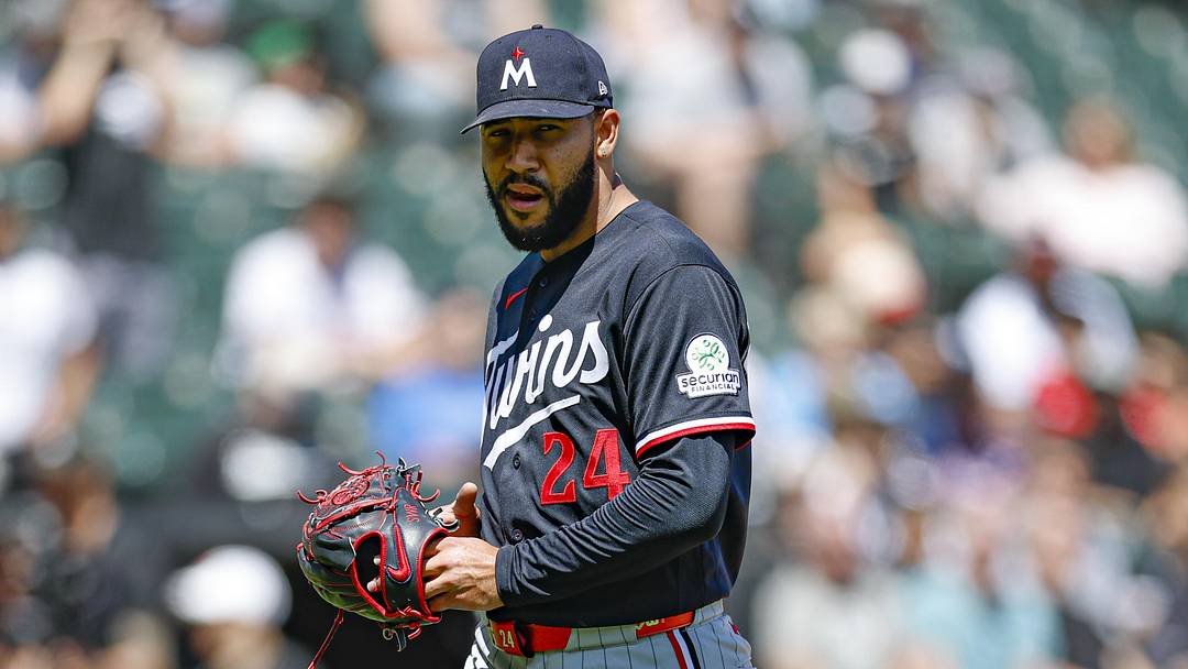 May 28, 2026; Chicago, Illinois, USA; Minnesota Twins starting pitcher Simeon Woods Richardson (24) leaves a baseball game against the Chicago White Sox during the third inning at Rate Field. Mandatory Credit: Kamil Krzaczynski-Imagn Images