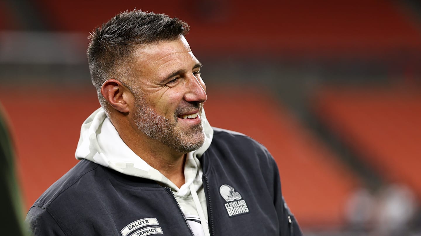 麥克弗拉貝爾 (Mike Vrabel) 可能是芝加哥熊隊在 HC 所需的文化領導者