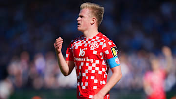 Jonathan Burkardt im Trikot von Mainz 05.