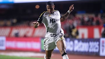Botafogo negocia retorno de Junior Santos