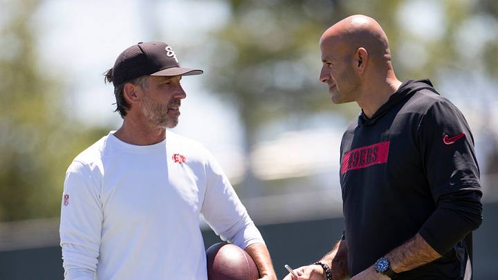 San Francisco 49ers head coach Kyle Shanahan (L) and defensive coordinator Robert Saleh (R)