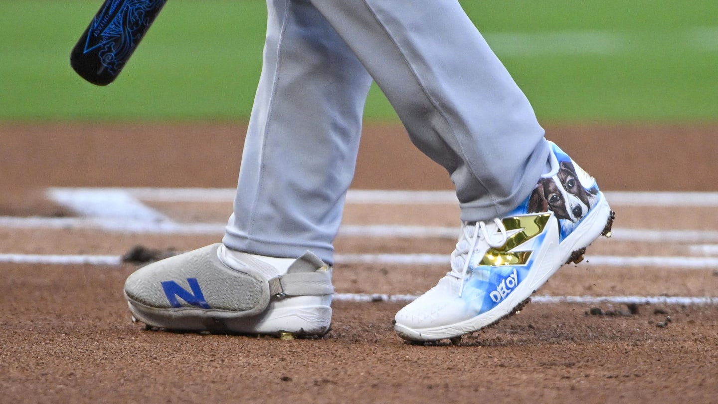 Shohei Ohtani s New Balance Cleats Show Love to His Dog