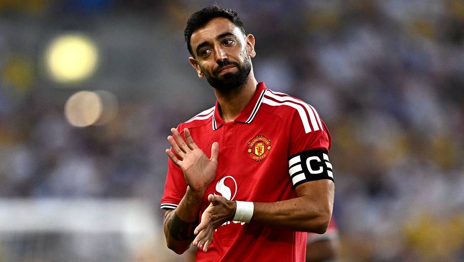 Manchester United Prepare Mega Contract Offer to Double Bruno Fernandes Salary