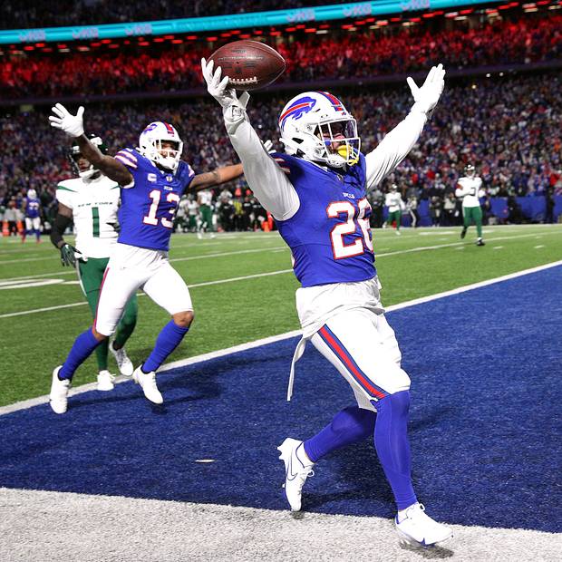 running back Latavius Murray (28) celebrates running back Latavius Murray (28) celebrates