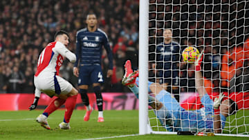 Arsenal FC v Aston Villa FC - Premier League