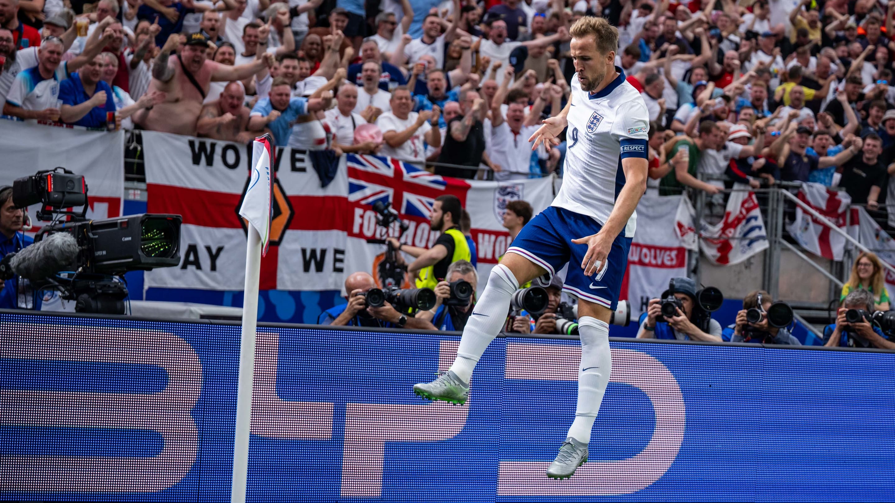 England qualify for Euro 2024 knockout stages