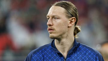 Matvey Safonov est absent sur blessure.