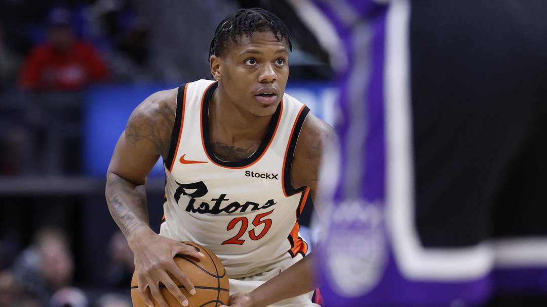 Apr 7, 2025; Detroit, Michigan, USA; Detroit Pistons guard Marcus Sasser (25) dribbles in the second half against the Sacramento Kings at Little Caesars Arena. Mandatory Credit: Rick Osentoski-Imagn Images Apr 7, 2025; Detroit, Michigan, USA; Detroit Pistons guard Marcus Sasser (25) dribbles in the second half against the Sacramento Kings at Little Caesars Arena. Mandatory Credit: Rick Osentoski-Imagn Images