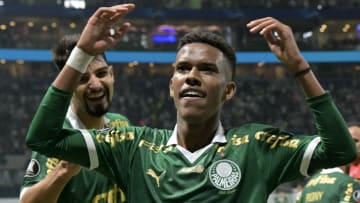 Estevão, já negociado com o Chelsea, tem grande destaque na lista
