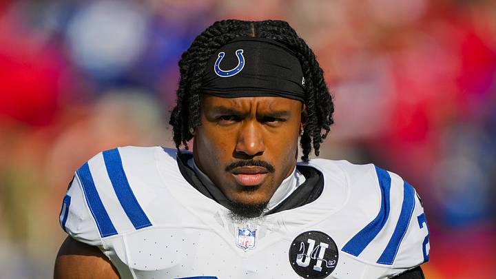 Indianapolis Colts safety Nick Cross during warmups