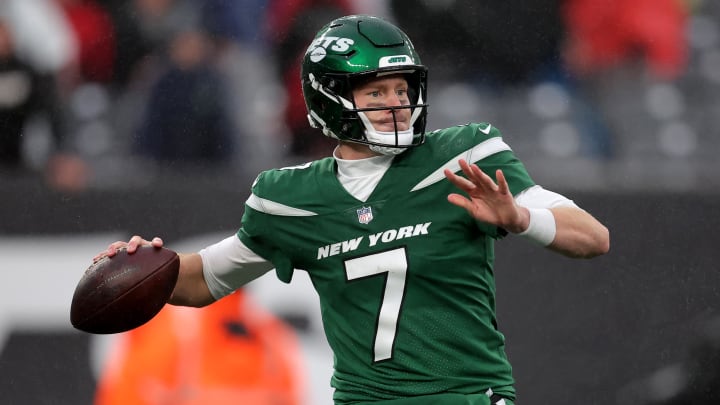 New York Jets quarterback Tim Boyle (7) drops back to pass against the Atlanta Falcons during the third quarter at MetLife Stadium last season.